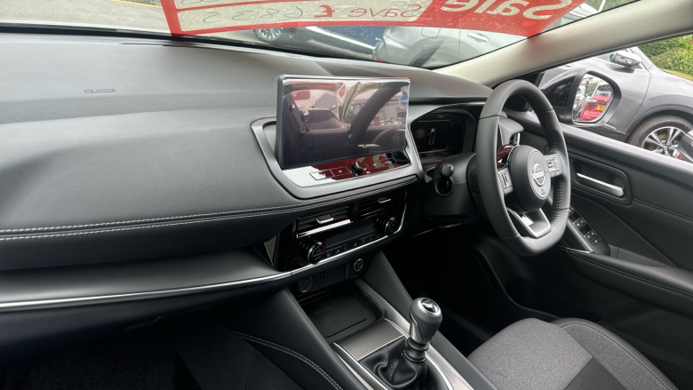 Nissan Qashqai 1.3 DiG-T MH N-Connecta 5dr Petrol Hatchback